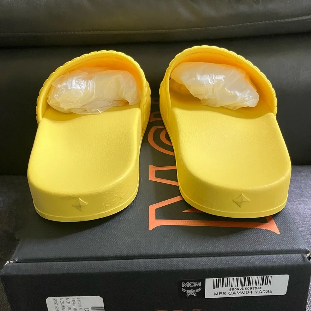 MCM Vibrant Yellow Slides - Picture 4 of 8